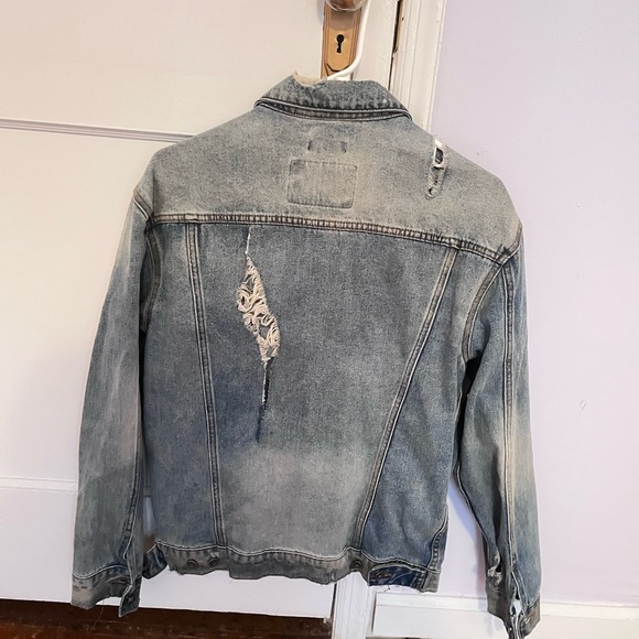 Distressed Jean jacket - Picture 2 of 3